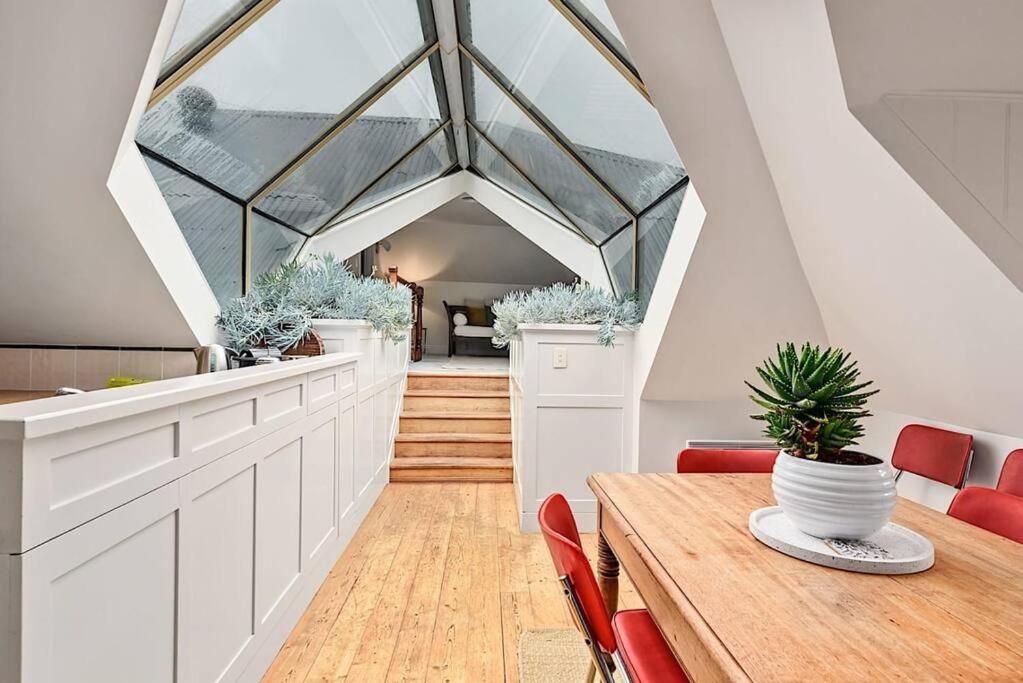 Blackwood Tree Cottage - Heritage Listed Property - Evandale! Exterior photo